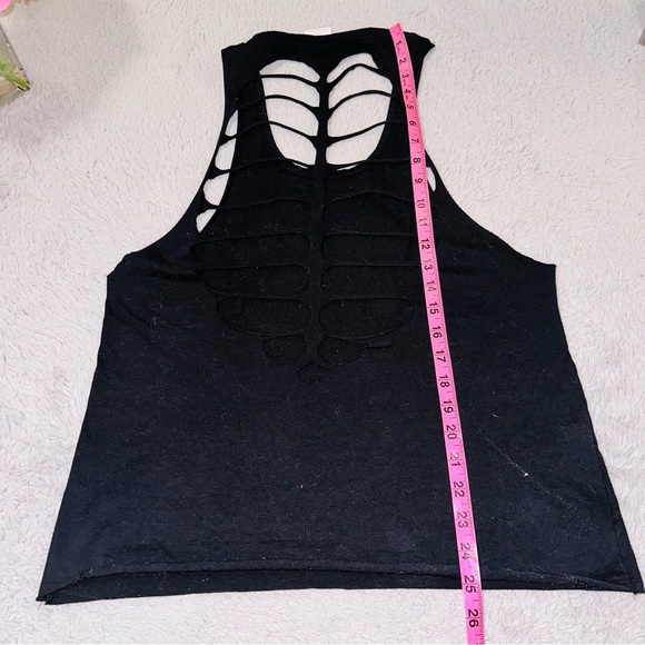 Las Vegas sequin skull cutout top - Picture 11 of 11